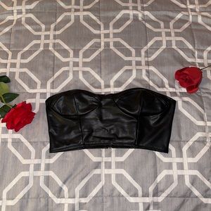 Black crop top with zipper